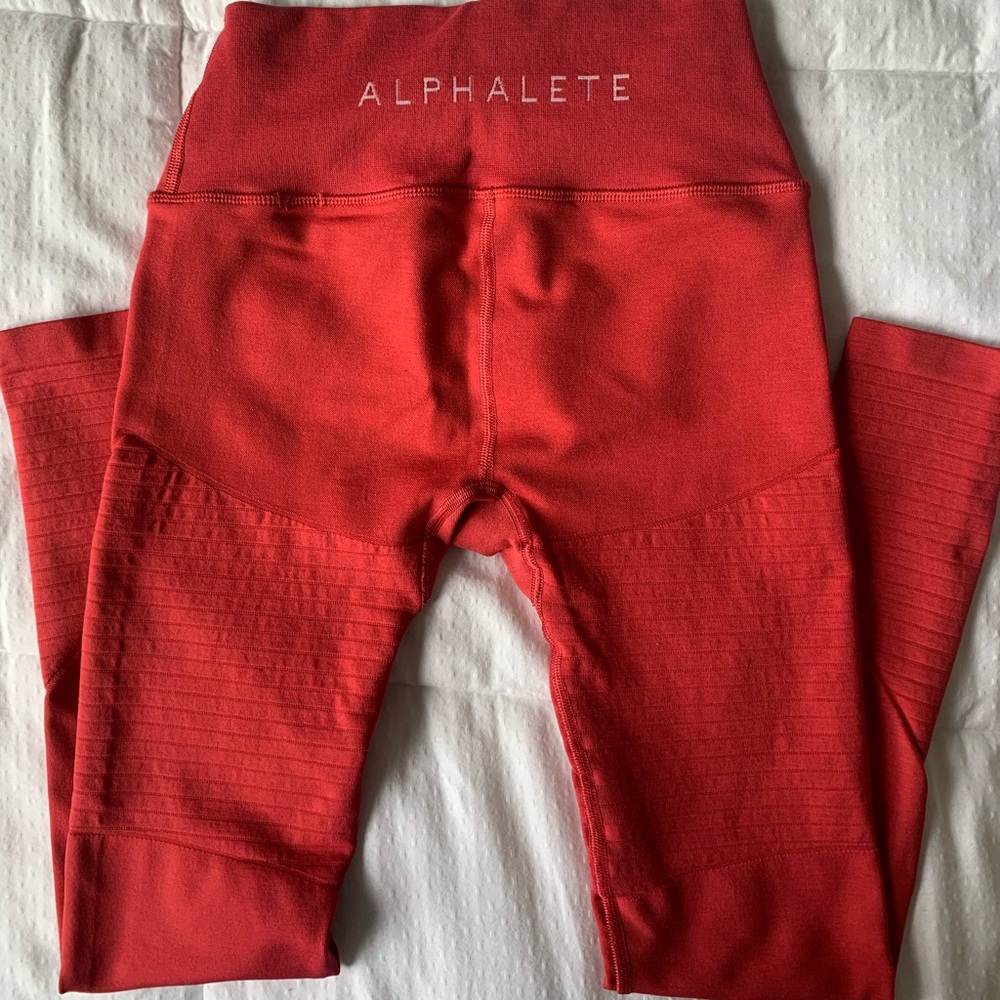 R6 Alphalete Legging